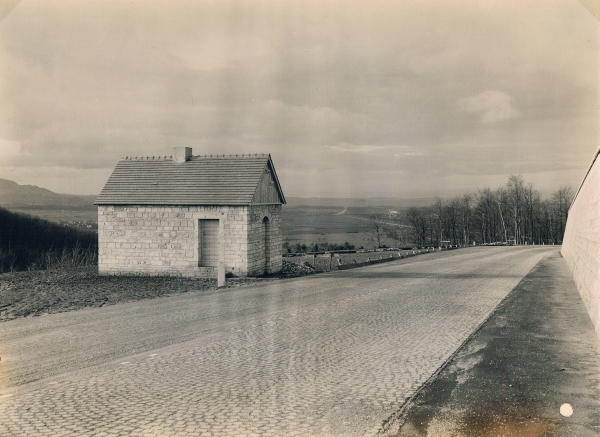 Parkplatzhaus am Aichelberg